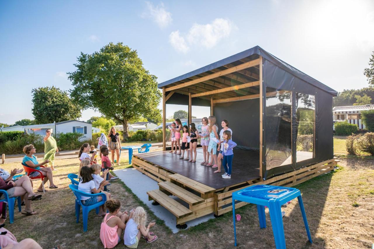 Camping Les Brillas Les Moutiers 外观 照片