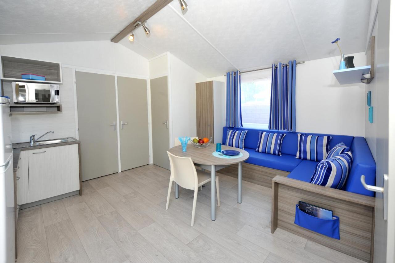 Camping Les Brillas Les Moutiers 外观 照片