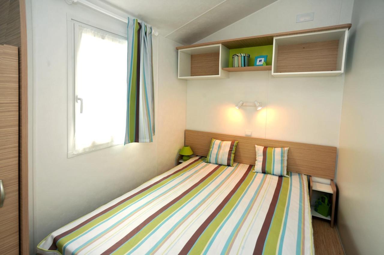 Camping Les Brillas Les Moutiers 外观 照片