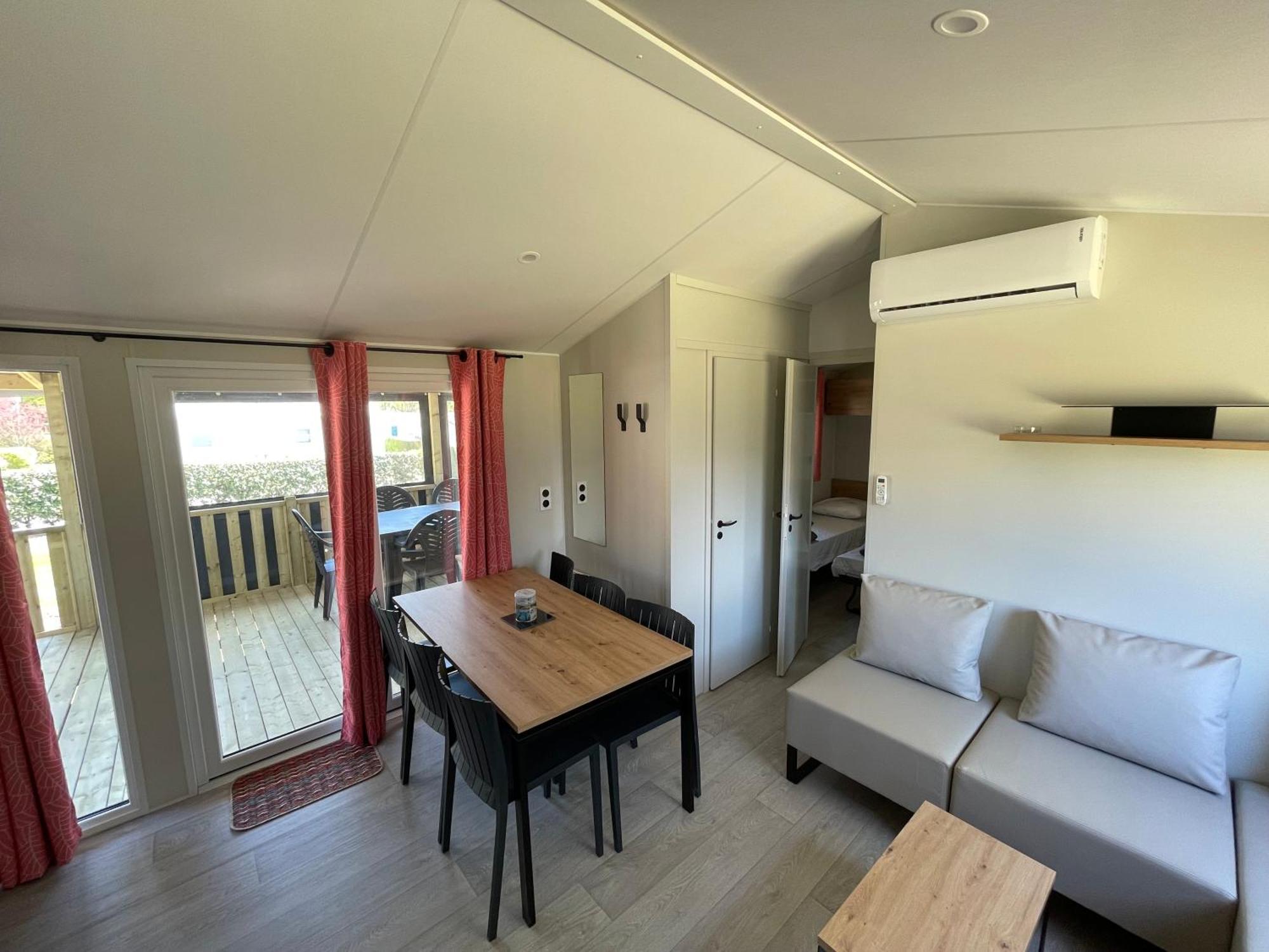 Camping Les Brillas Les Moutiers 外观 照片