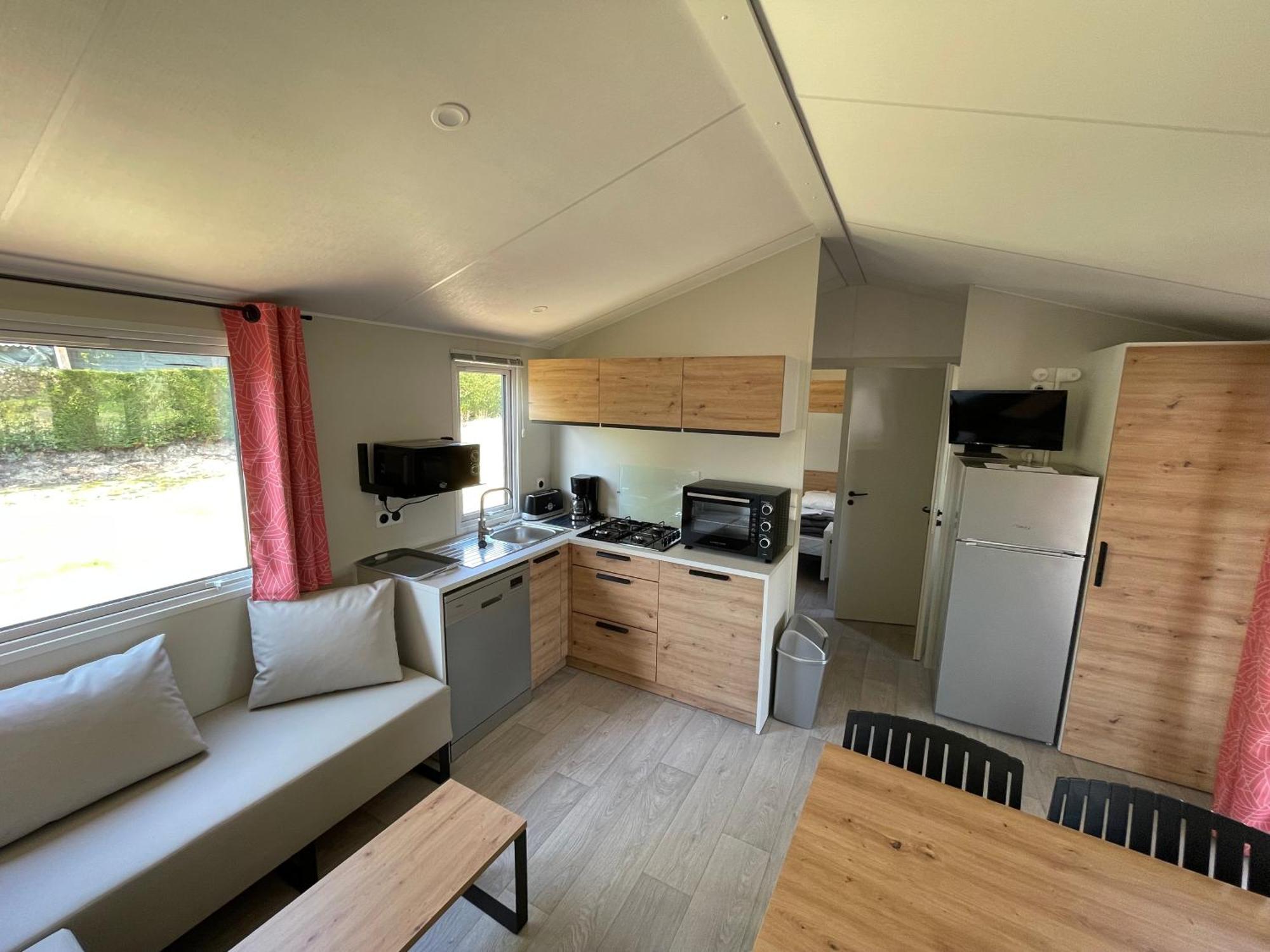 Camping Les Brillas Les Moutiers 外观 照片