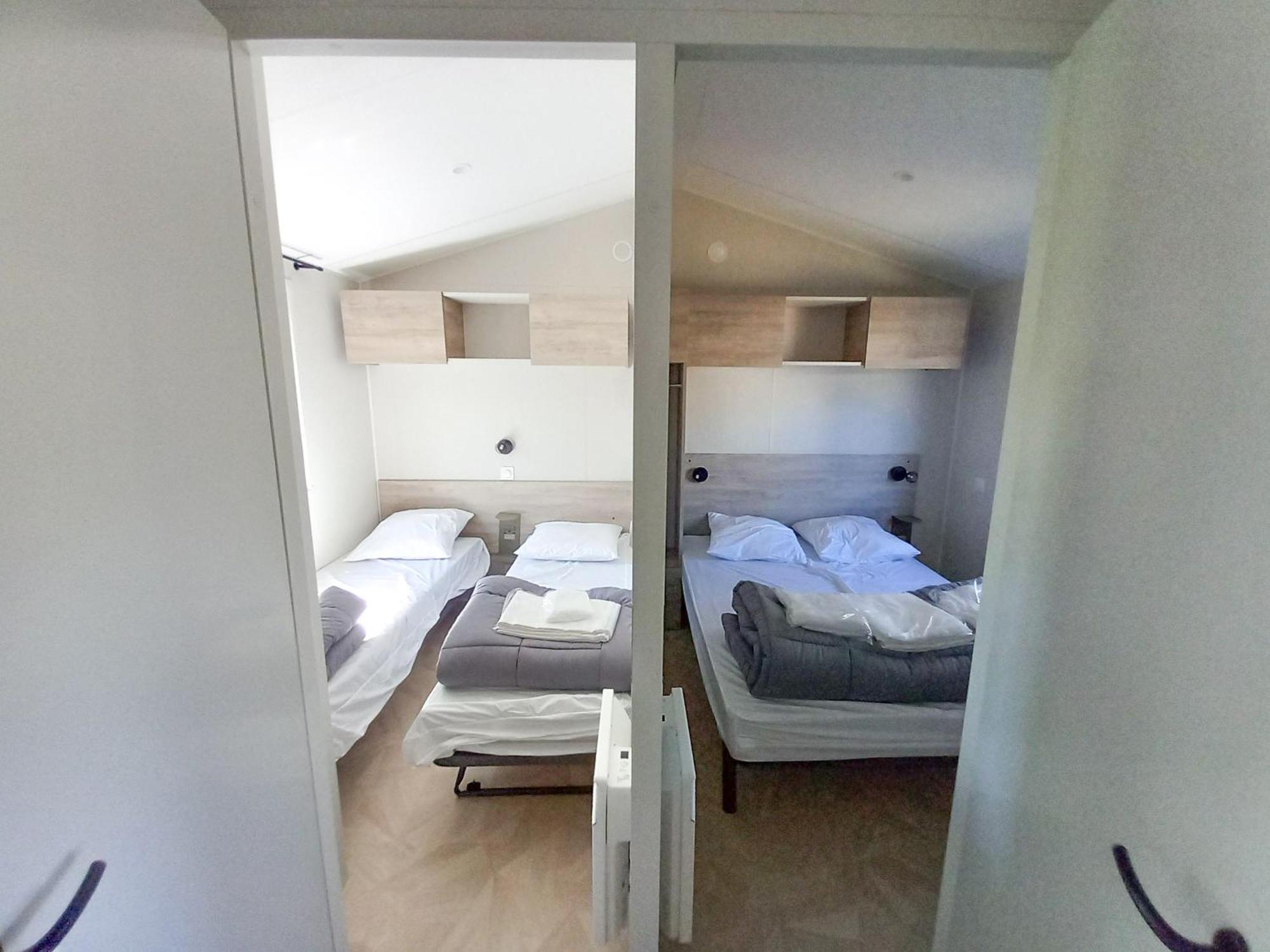 Camping Les Brillas Les Moutiers 外观 照片